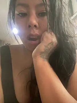 Samanta05  online show from April 2026 06:28:01 PM