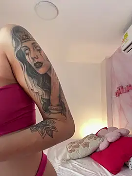 Adalyn Cute online show from April 2026 11:34:01 AM