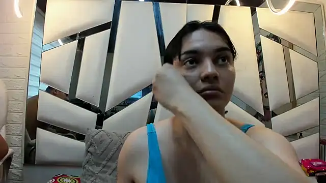 Snapshot of Alaia_Blosson chatting on April 2026 08:20:02 PM Alaia Blosson online show from April 2026 08:20:02 PM