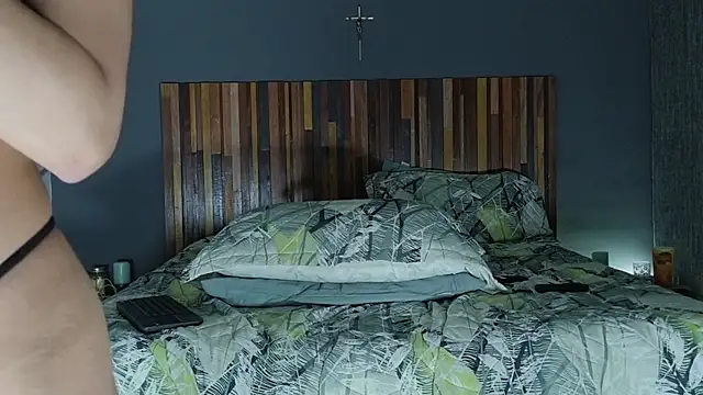 LauraaPeachh1 online show from April 2026 06:19:01 AM