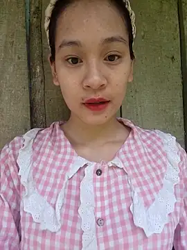 Snapshot of -Hicici- chatting on May 2026 12:05:01 AM -Hicici- online show from May 2026 12:05:01 AM