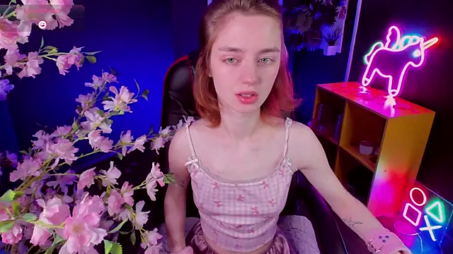 Pretty Victoria online show from April 2026 06:38:02 AM