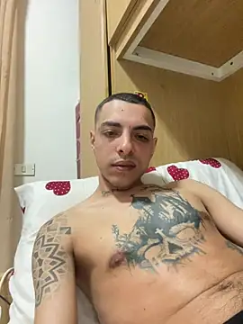 micaroo98 online show from May 2026 06:05:01 PM