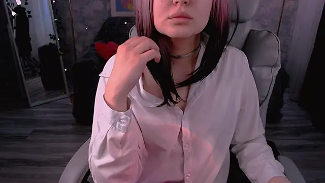 DaisyBloomm online show from March 2026 12:55:02 PM