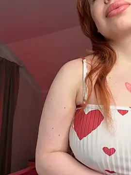 RedheadQueen  online show from May 2026 02:11:01 PM