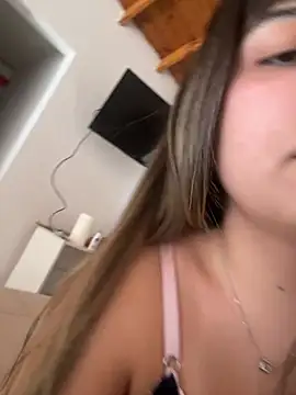 Snapshot of miicbebita chatting on July 2026 02:56:01 PM miicbebita online show from July 2026 02:56:01 PM