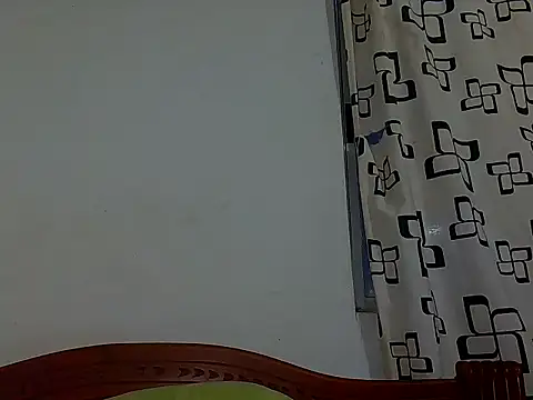 Snapshot of _SaraWilliams1_ chatting on July 2026 10:51:02 AM SaraWilliams1 online show from July 2026 10:51:02 AM