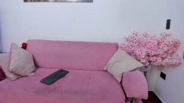 Snapshot of Tamar4_f00x chatting on May 2026 01:09:02 PM Tamar4 f00x online show from May 2026 01:09:02 PM