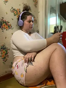 Snapshot of Nenssy555 chatting on July 2026 12:22:02 PM Nenssy555 online show from July 2026 12:22:02 PM