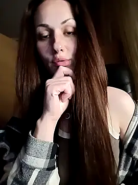 LunaCrystall online show from April 2026 06:21:01 PM