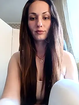 LunaCrystall online show from May 2026 04:01:02 PM