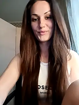LunaCrystall online show from May 2026 04:23:02 PM