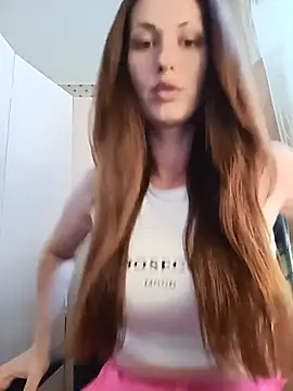 LunaCrystall online show from June 2026 03:33:01 PM