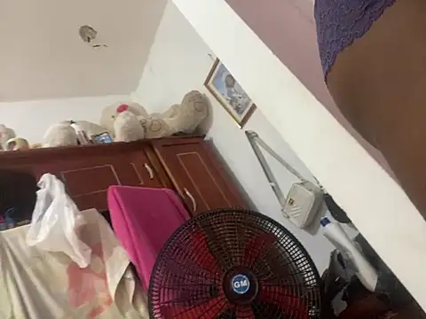 Snapshot of Brenda_hot27 chatting on May 2026 03:00:01 AM Brenda hot27 online show from May 2026 03:00:01 AM