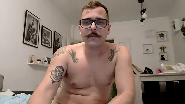 Snapshot of yanick931 chatting on May 2026 12:18:01 AM yanick931 online show from May 2026 12:18:01 AM