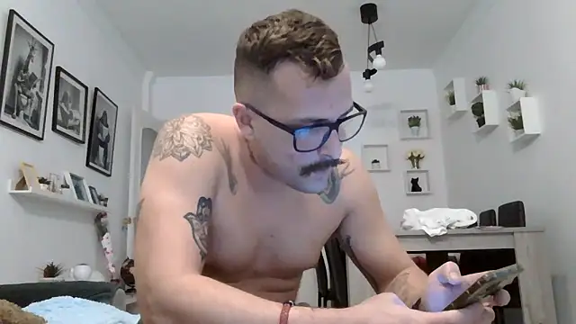 Snapshot of yanick931 chatting on May 2026 04:46:01 PM yanick931 online show from May 2026 04:46:01 PM