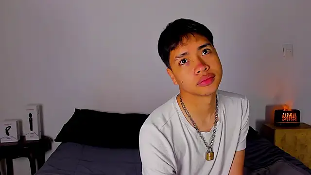 Lee Colee online show from April 2026 01:37:01 AM