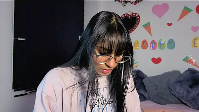 PaulaCutexs online show from April 2026 04:12:01 AM