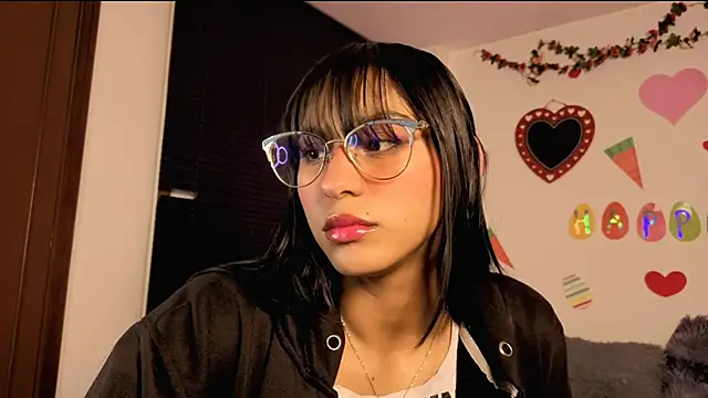 PaulaCutexs online show from April 2026 09:02:01 AM