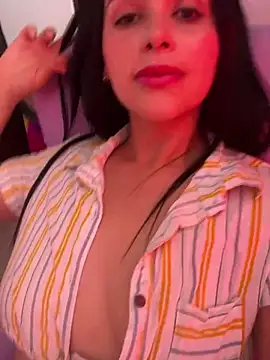 Snapshot of leila_moretti chatting on March 2026 04:01:01 PM leila moretti online show from March 2026 04:01:01 PM