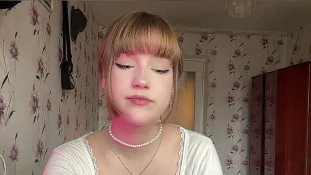 AnnaWasp online show from April 2026 05:29:02 AM