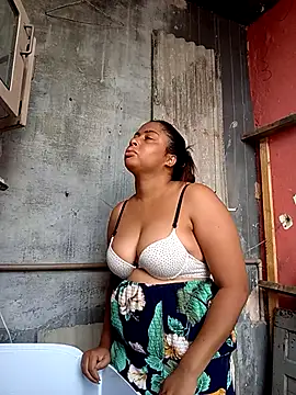 gatinha20257 online show from April 2026 04:26:01 PM