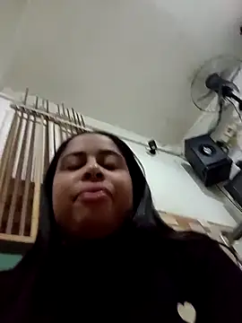 gatinha20257 online show from May 2026 02:29:01 AM
