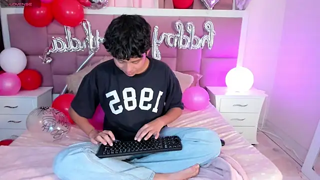 chico medusa online show from April 2026 08:39:02 PM