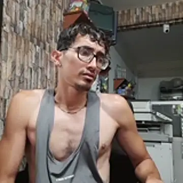 jhosuamoore online show from April 2026 01:03:01 AM