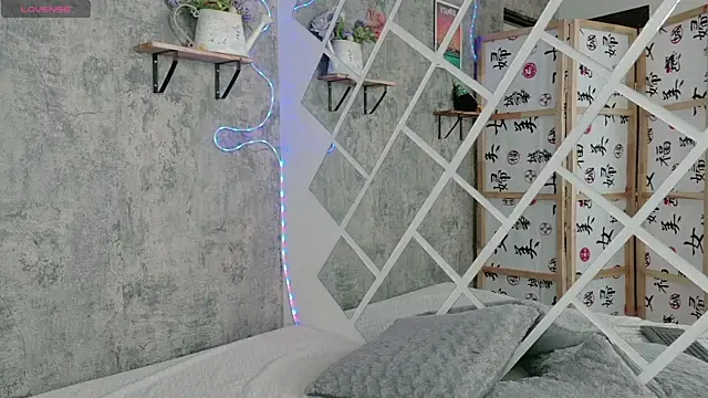 Snapshot of Sophia_xoxo1 chatting on May 2026 04:35:01 PM Sophia xoxo1 online show from May 2026 04:35:01 PM