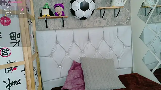 Snapshot of Sophia_xoxo1 chatting on July 2026 02:19:02 PM Sophia xoxo1 online show from July 2026 02:19:02 PM