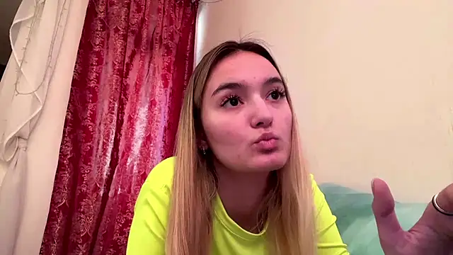 ReathaKiss online show from May 2026 03:09:02 PM