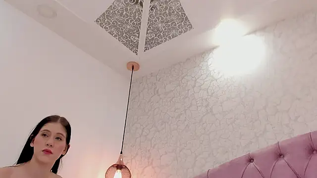 saraa joness  online show from March 2026 07:30:02 PM