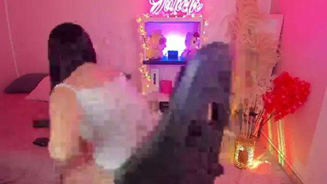 Julieth Caandy online show from April 2026 12:28:02 PM