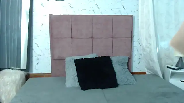 Daniela Lunax online show from April 2026 05:54:02 PM