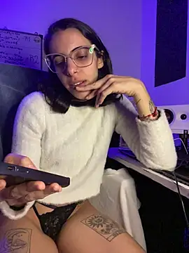 Poison Ivy 29 online show from July 2026 11:31:01 PM