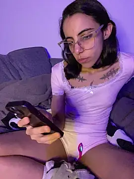 Poison Ivy 29 online show from July 2026 08:11:01 PM