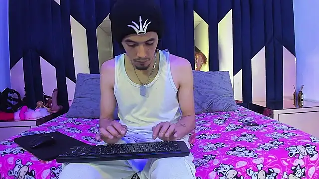 Snapshot of KikyoAndDrey chatting on April 2026 03:29:01 PM KikyoAndDrey online show from April 2026 03:29:01 PM