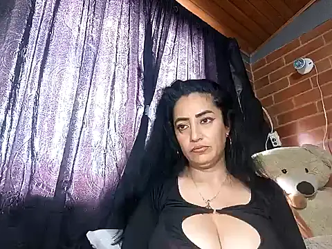 Snapshot of Alexandrina chatting on January 2025 07:15:01 PM Alexandrina online show from January 2025 07:15:01 PM