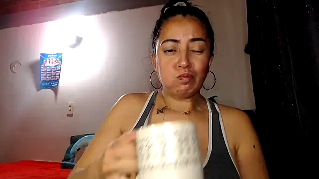 Snapshot of Alexandrina chatting on September 2025 10:25:02 PM Alexandrina online show from September 2025 10:25:02 PM