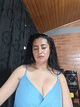 Snapshot of Alexandrina chatting on November 2025 11:05:01 PM Alexandrina online show from November 2025 11:05:01 PM