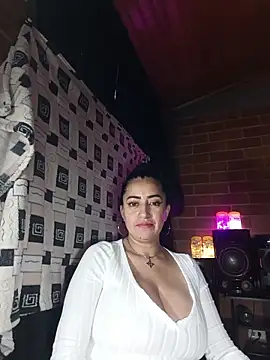 Snapshot of Alexandrina chatting on November 2025 10:43:01 PM Alexandrina online show from November 2025 10:43:01 PM