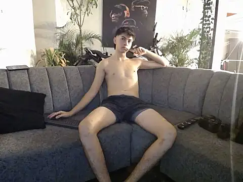 damiancam1 online show from August 2026 03:43:01 AM