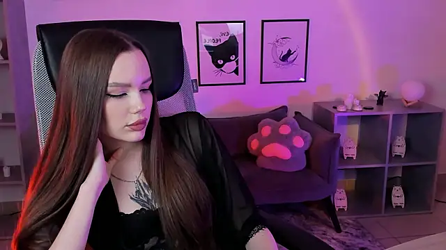 Bella  Hunters online show from March 2026 02:23:02 PM