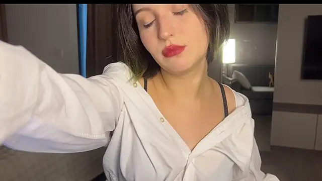 Snapshot of emilyy_xoxo chatting on April 2026 02:56:01 AM emilyy xoxo online show from April 2026 02:56:01 AM