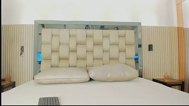 Snapshot of alika_brown_ chatting on March 2026 03:33:01 AM alika brown online show from March 2026 03:33:01 AM