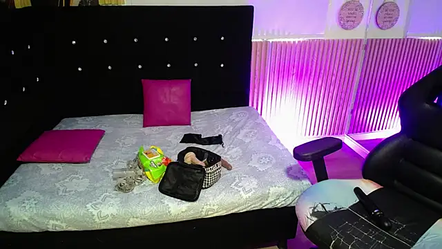 Ebony rizon online show from June 2026 02:32:01 PM