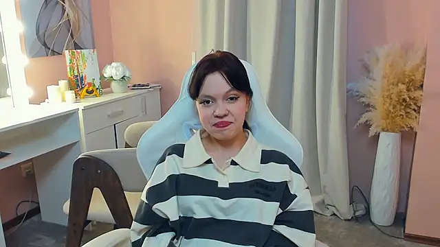 DarcyCanson online show from March 2026 10:51:01 AM