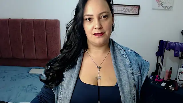 Veroniicabbw  online show from June 2026 01:39:02 PM