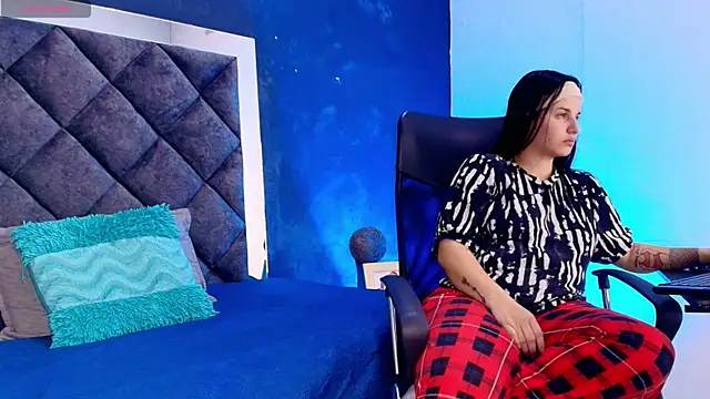 aidanaandvictoria online show from April 2026 01:05:02 PM